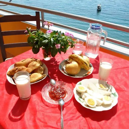 Pensionat Thanasi